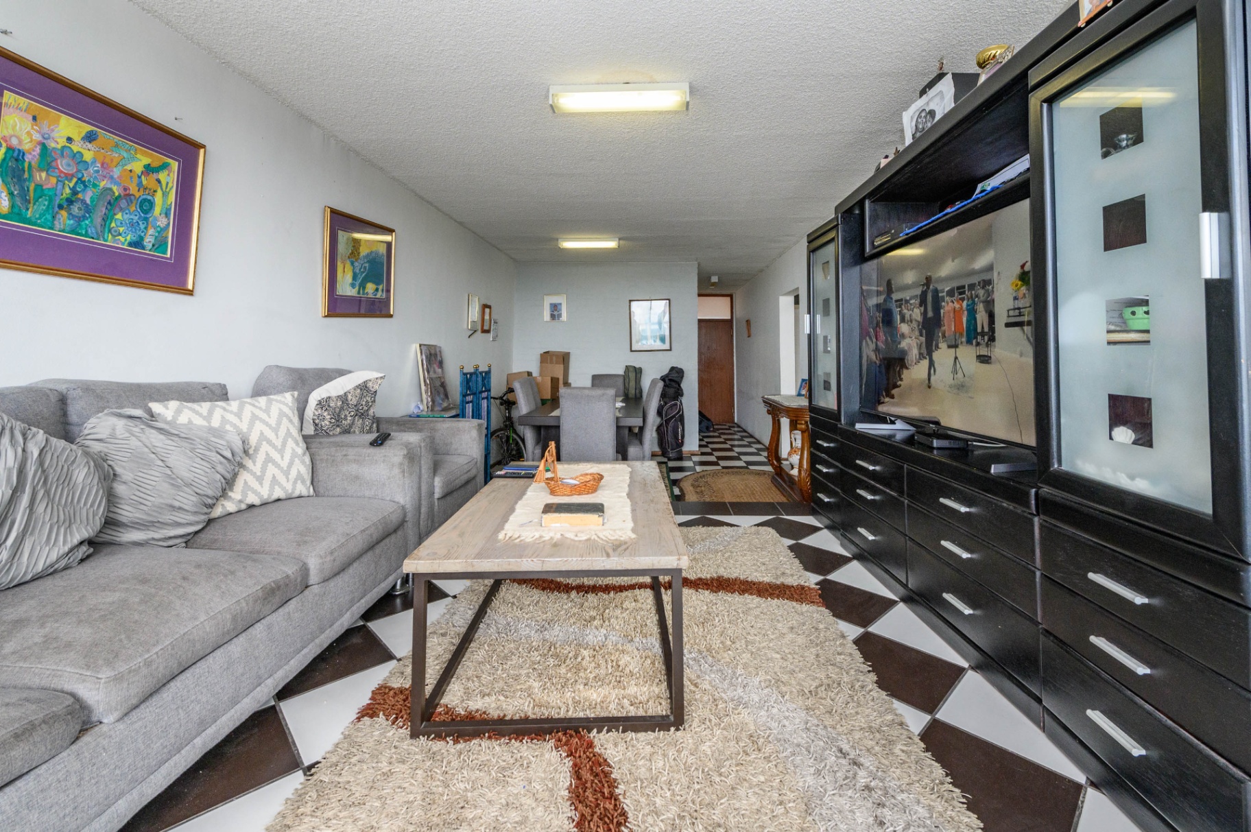 Property photograph 5