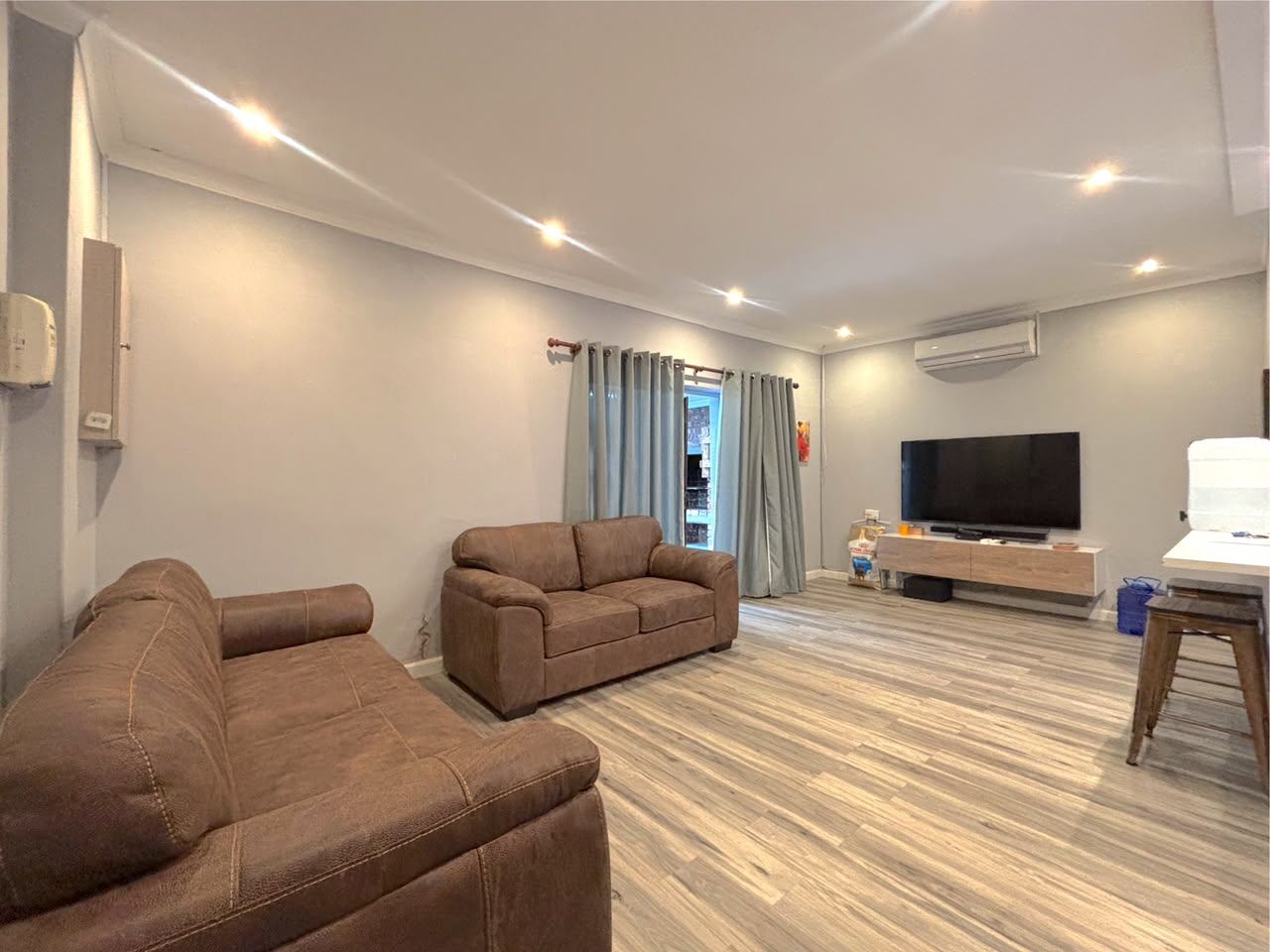 Property photograph 4