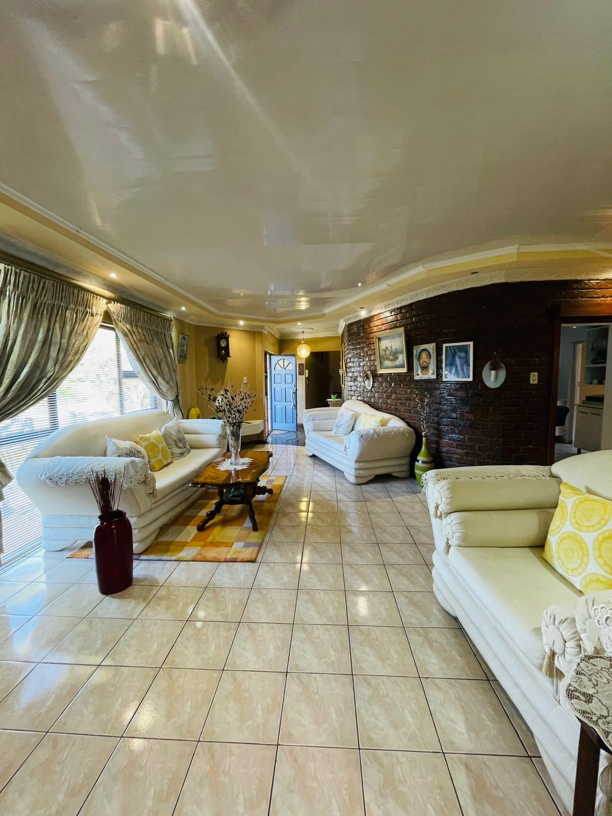 Property photograph 5