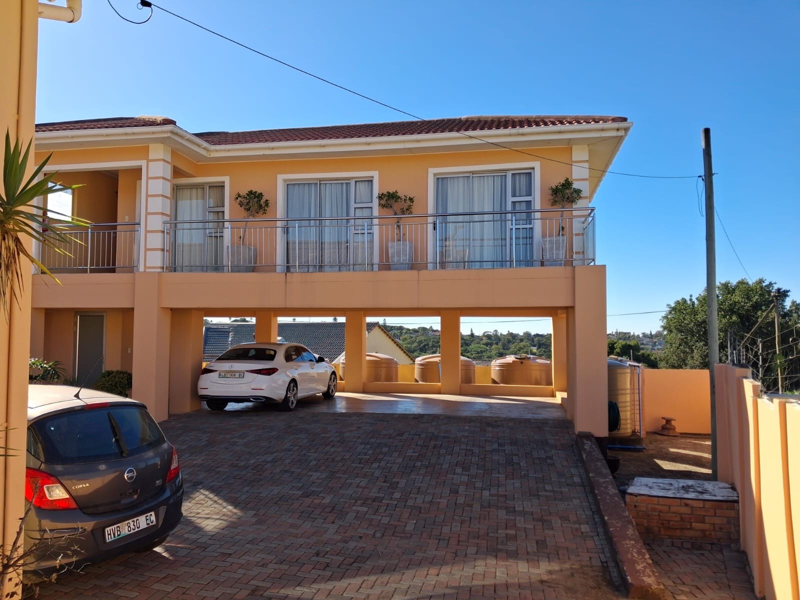 Property photograph 2