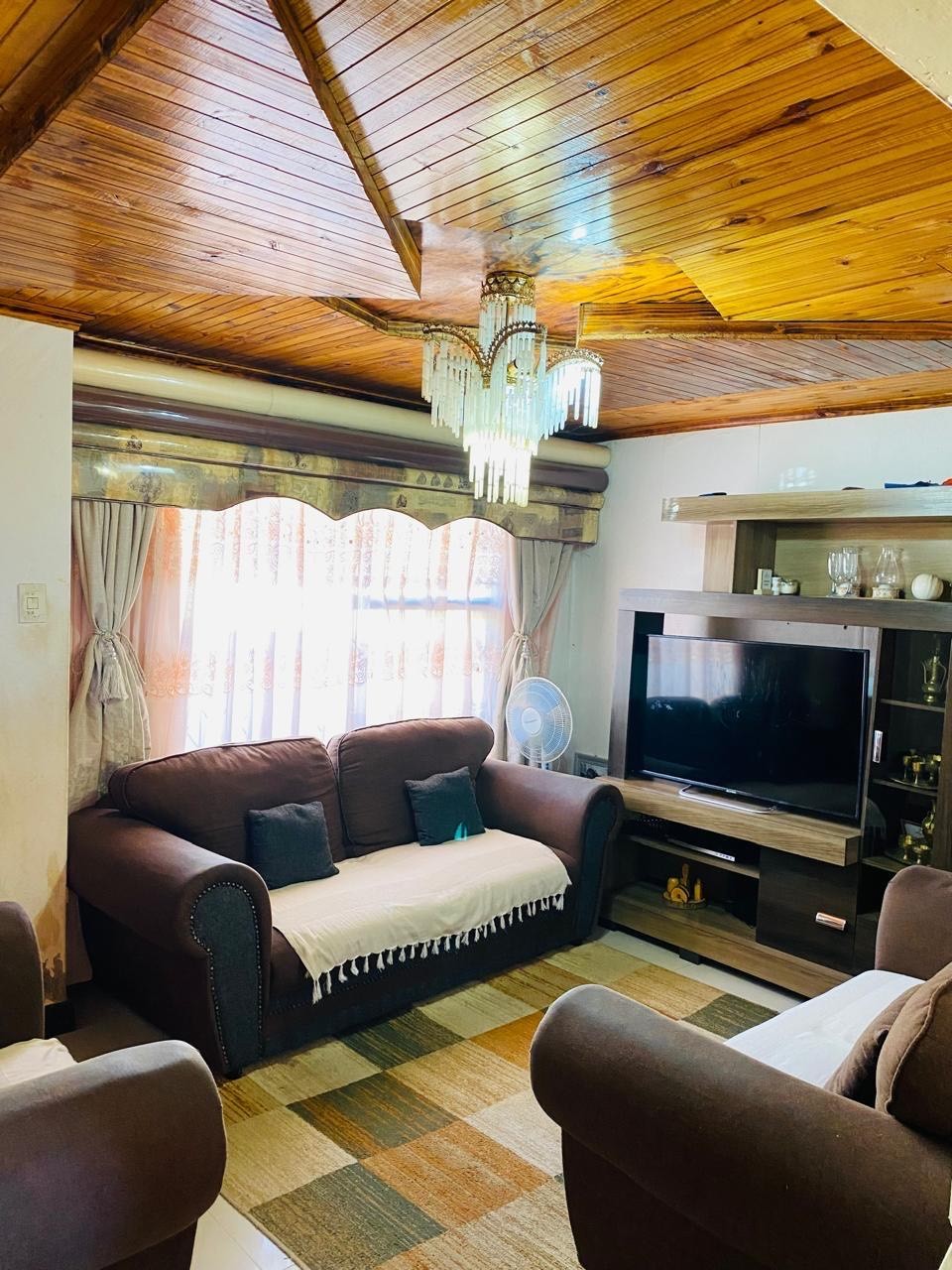 Property photograph 2