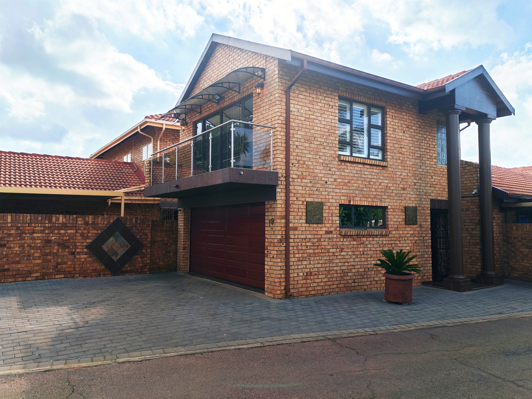 Property photograph 2