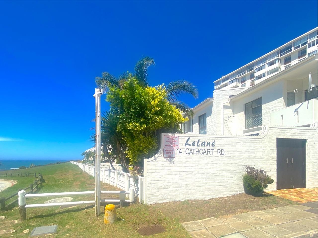 Modern 2 Bedroom Sea-View Apartment in Secure Lelane Complex, Humewood