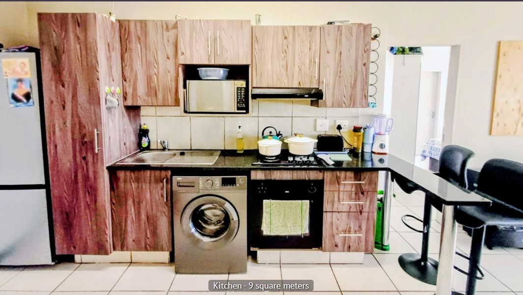 Property photograph 5
