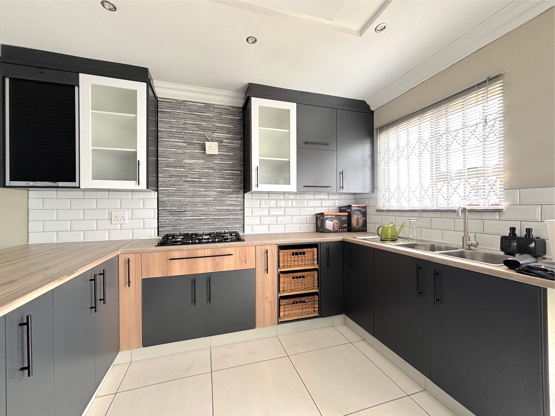 Property photograph 3