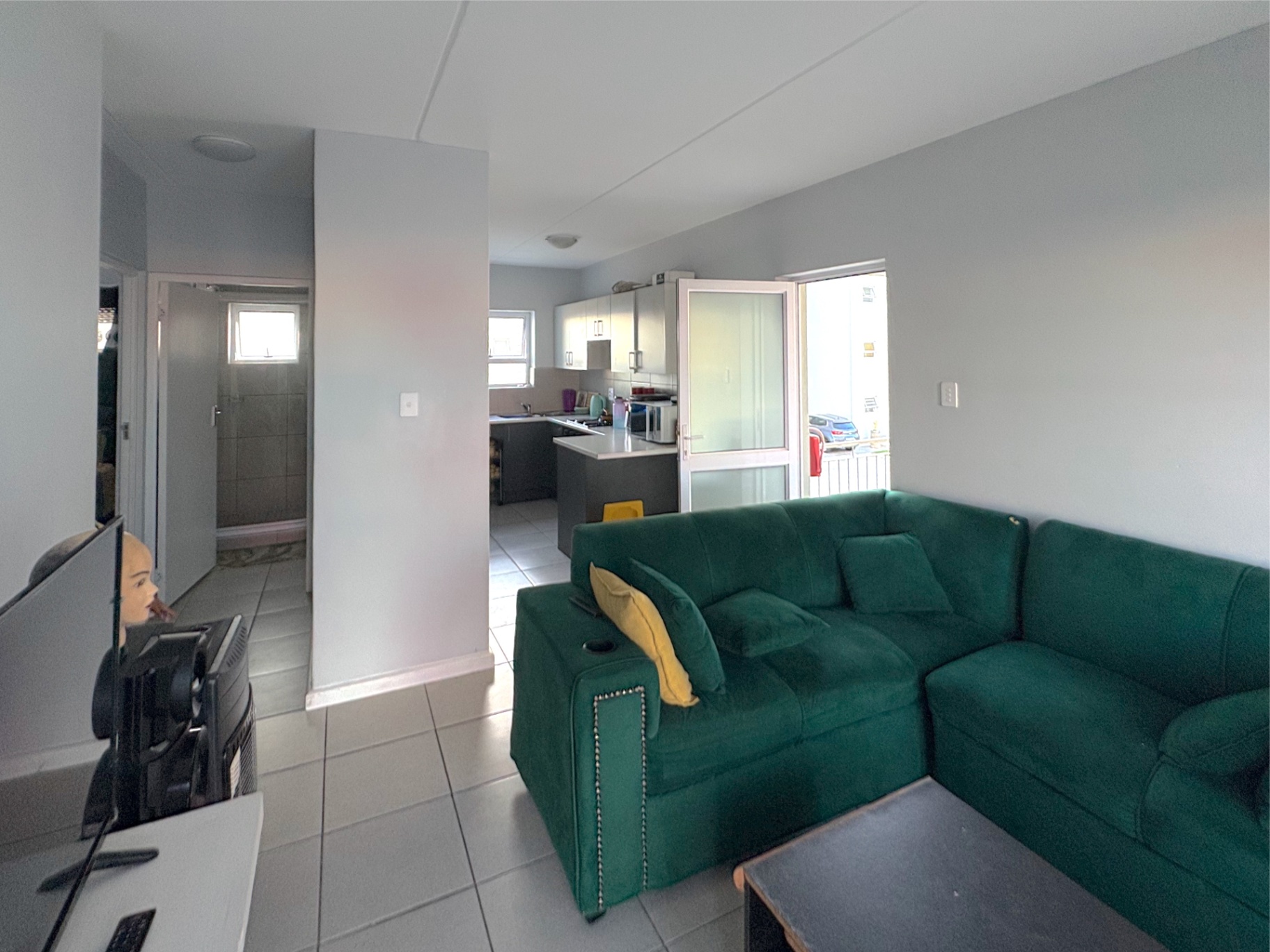 Property photograph 3