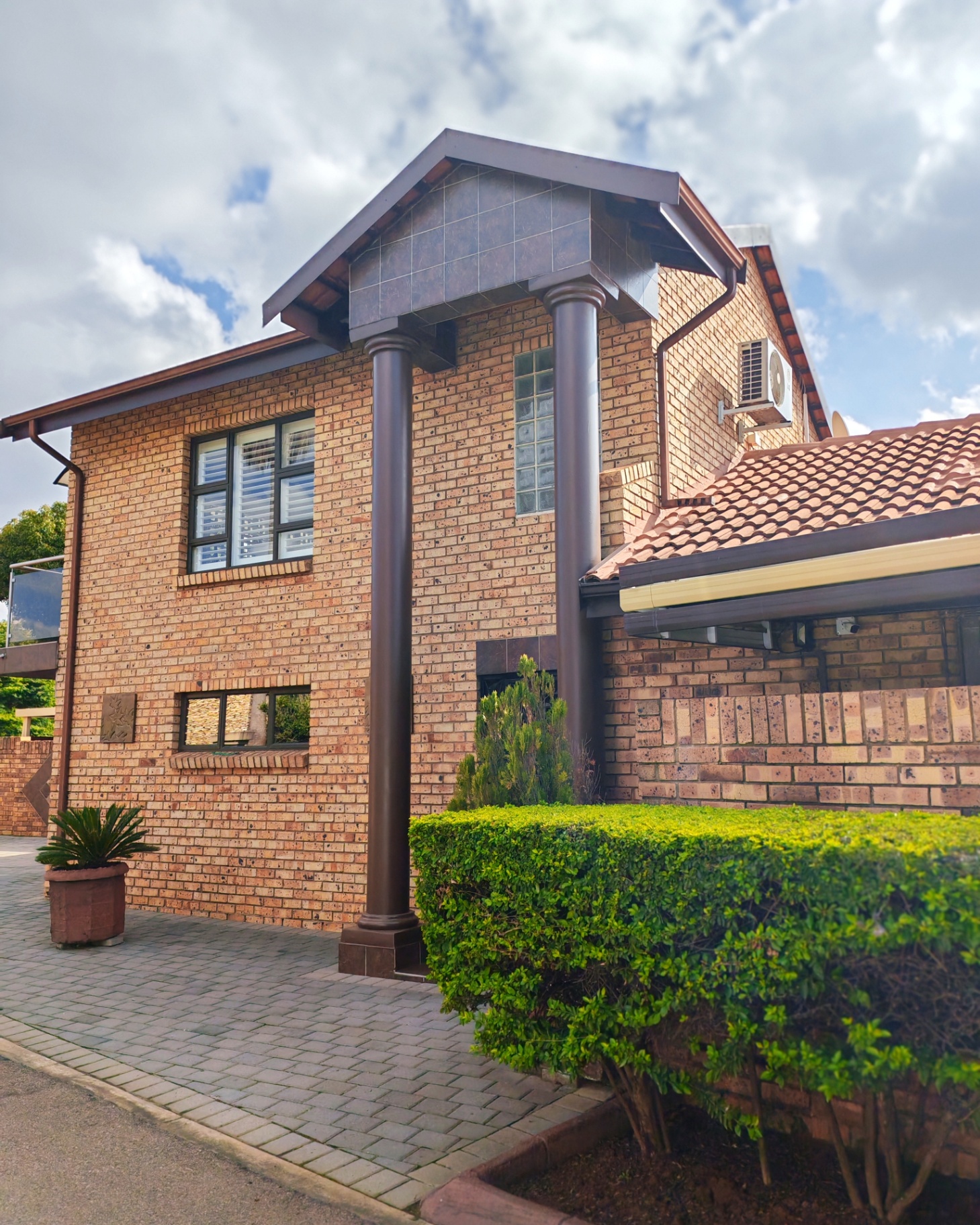Property photograph 4