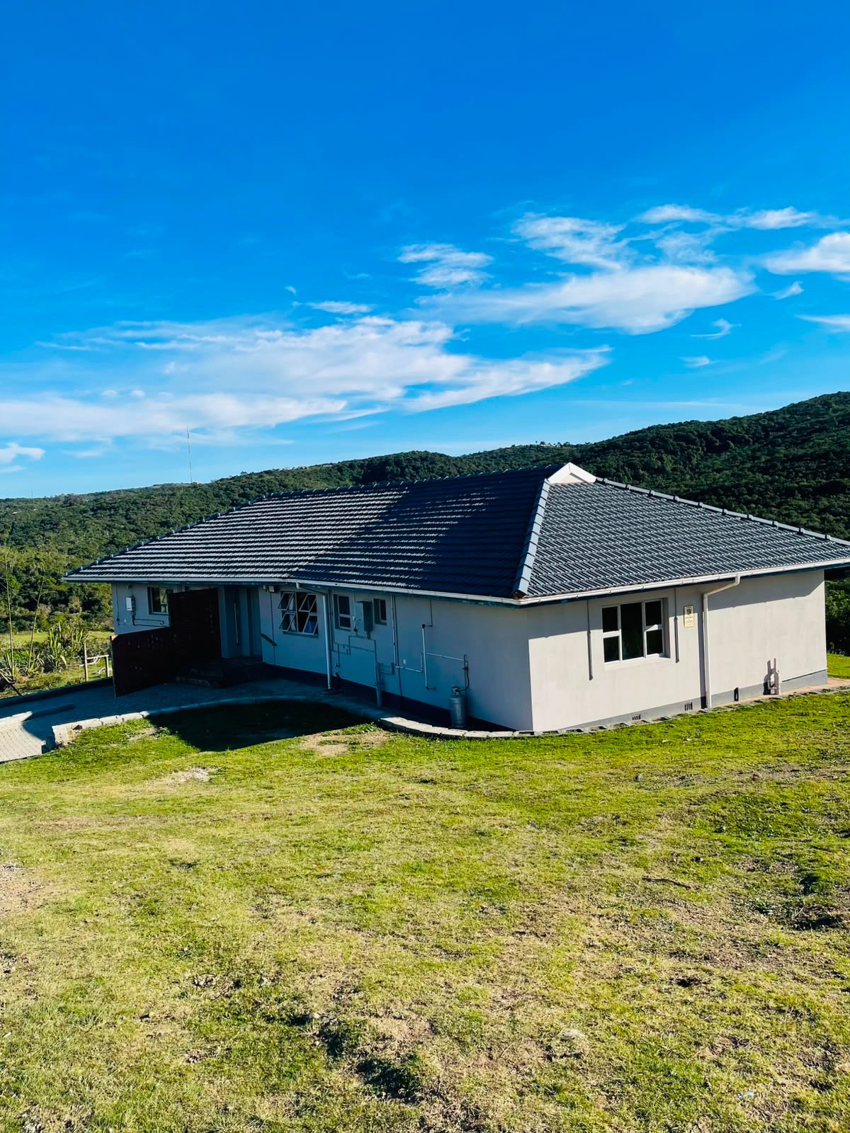 Property photograph 3