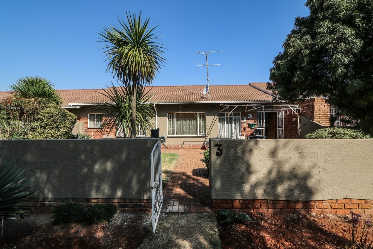 House For Sale in Dersley, Springs