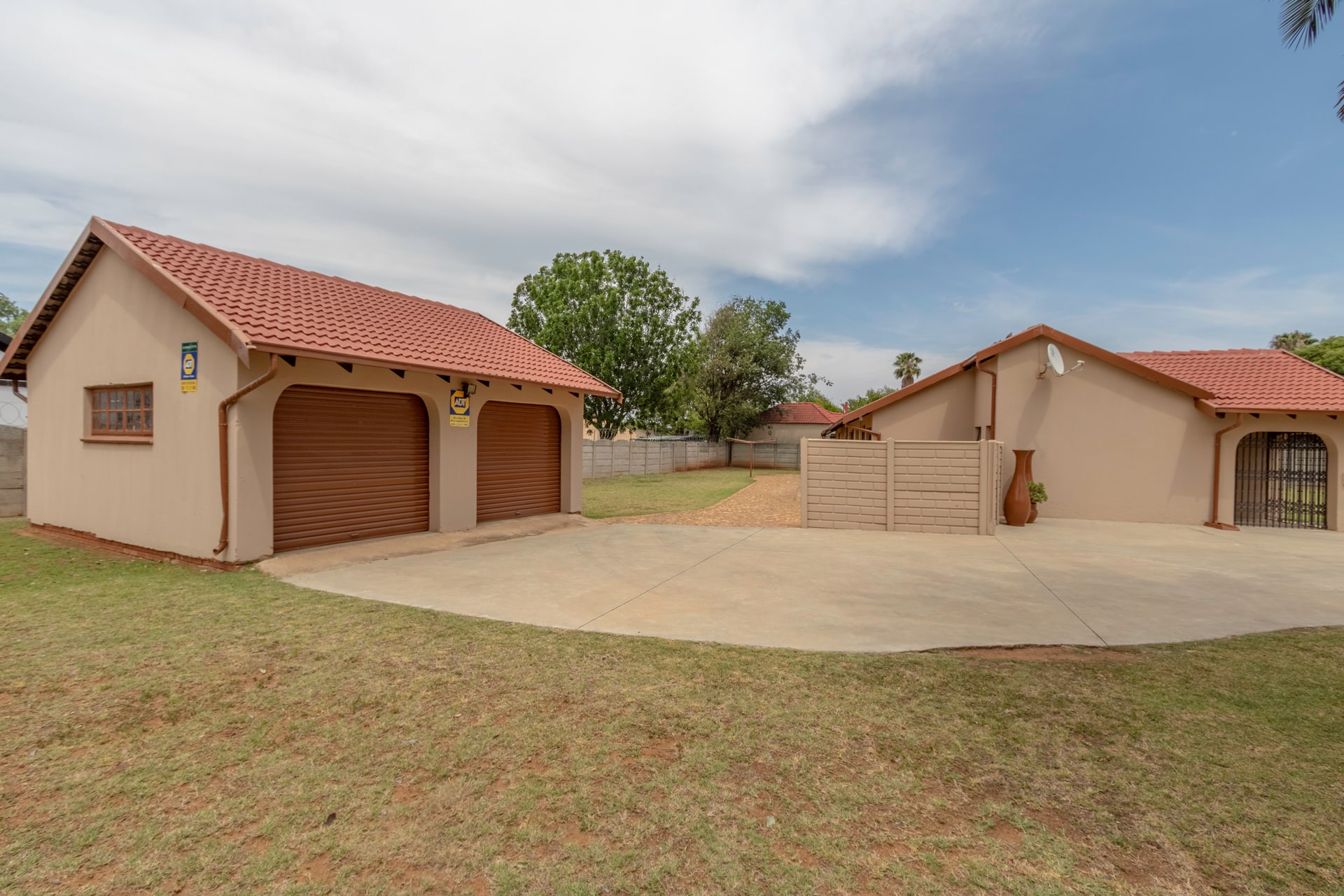 House For Sale in Crystal Park, Benoni
