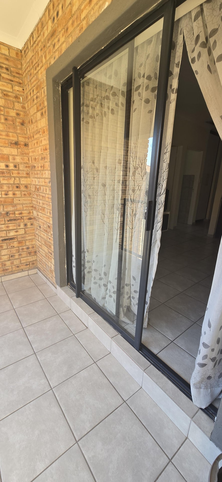 Spacious 3-Bedroom Upstairs Apartment with Excellent Security and Low Monthly Costs