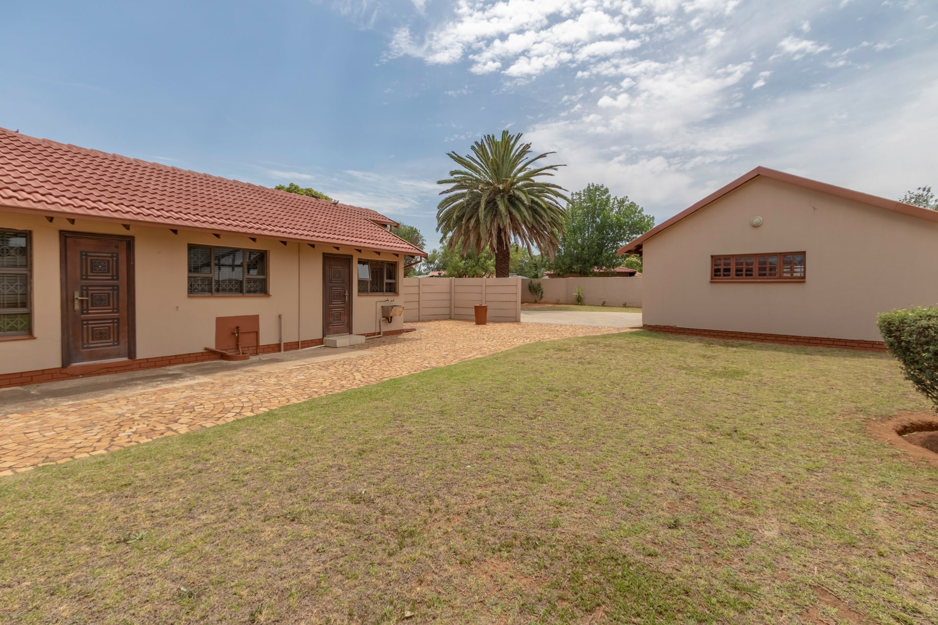 House For Sale in Crystal Park, Benoni