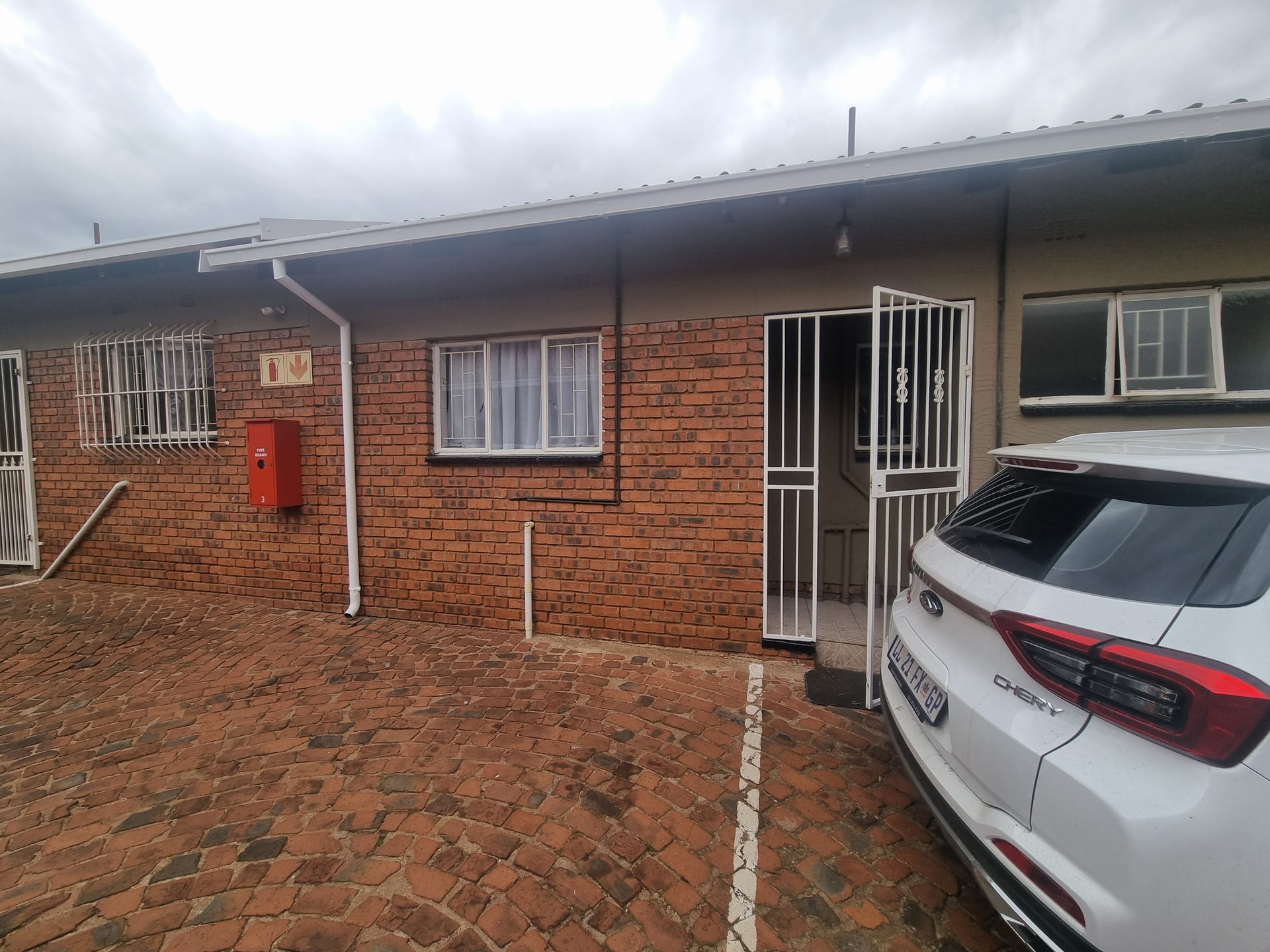 House For Sale in Dersley, Springs