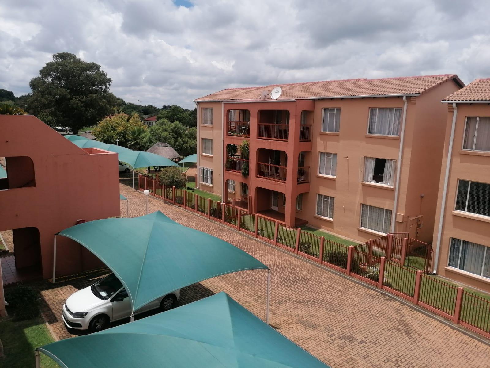 Modern Apartment in Secure Farrarmere Country Estate with Pool