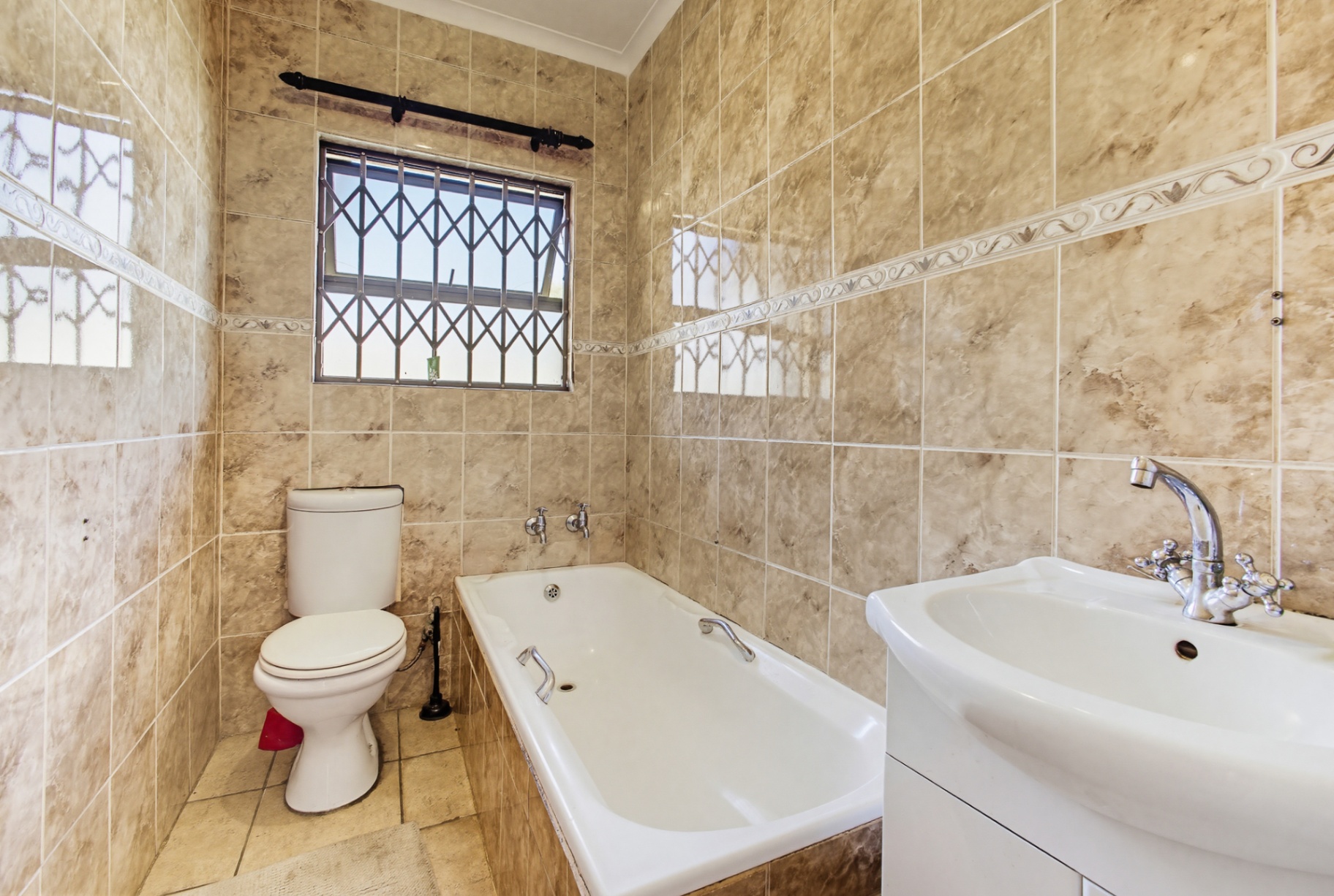 Spacious Family Home with Great Entertaining Areas in Crystal Park