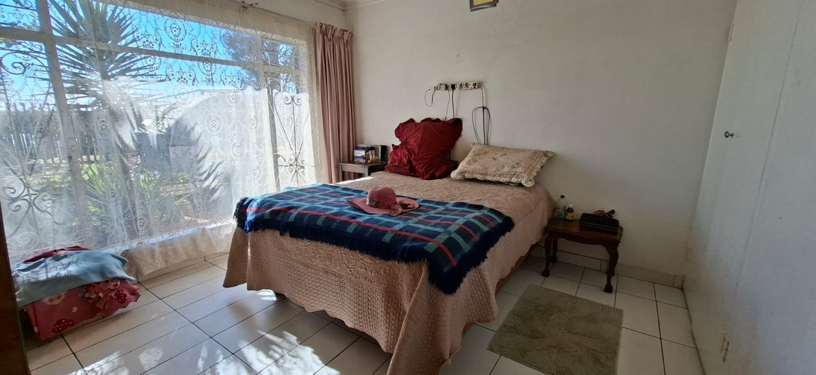 Spacious Family Home with Separate 2 Bedroom Flat