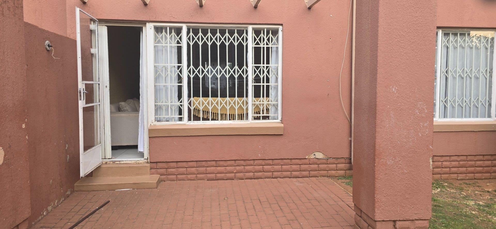 Well-Presented Ground Floor Unit – Ideal for Investors