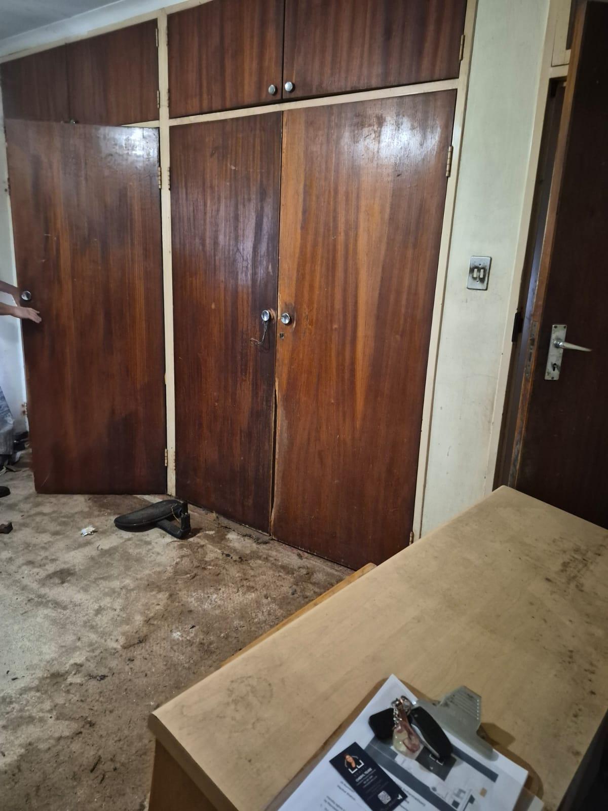 Unlock the Potential – A Spacious Property with Endless Possibilities! A true dream project to flip.