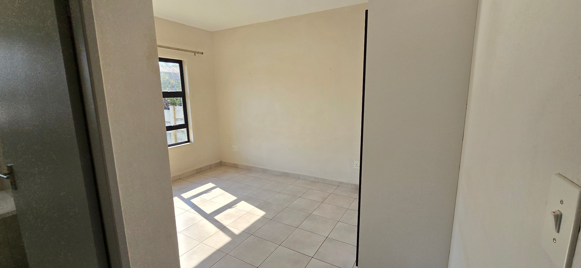 Private Garden Living in Sought-After Stanton View
