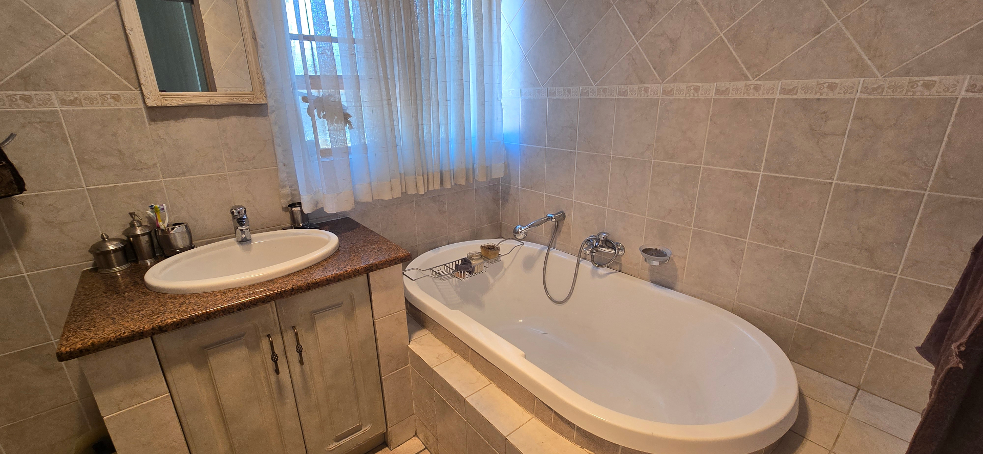 Elegant Family Living in a Quiet Cul-de-Sac within Prestigious Bishops Court Estate