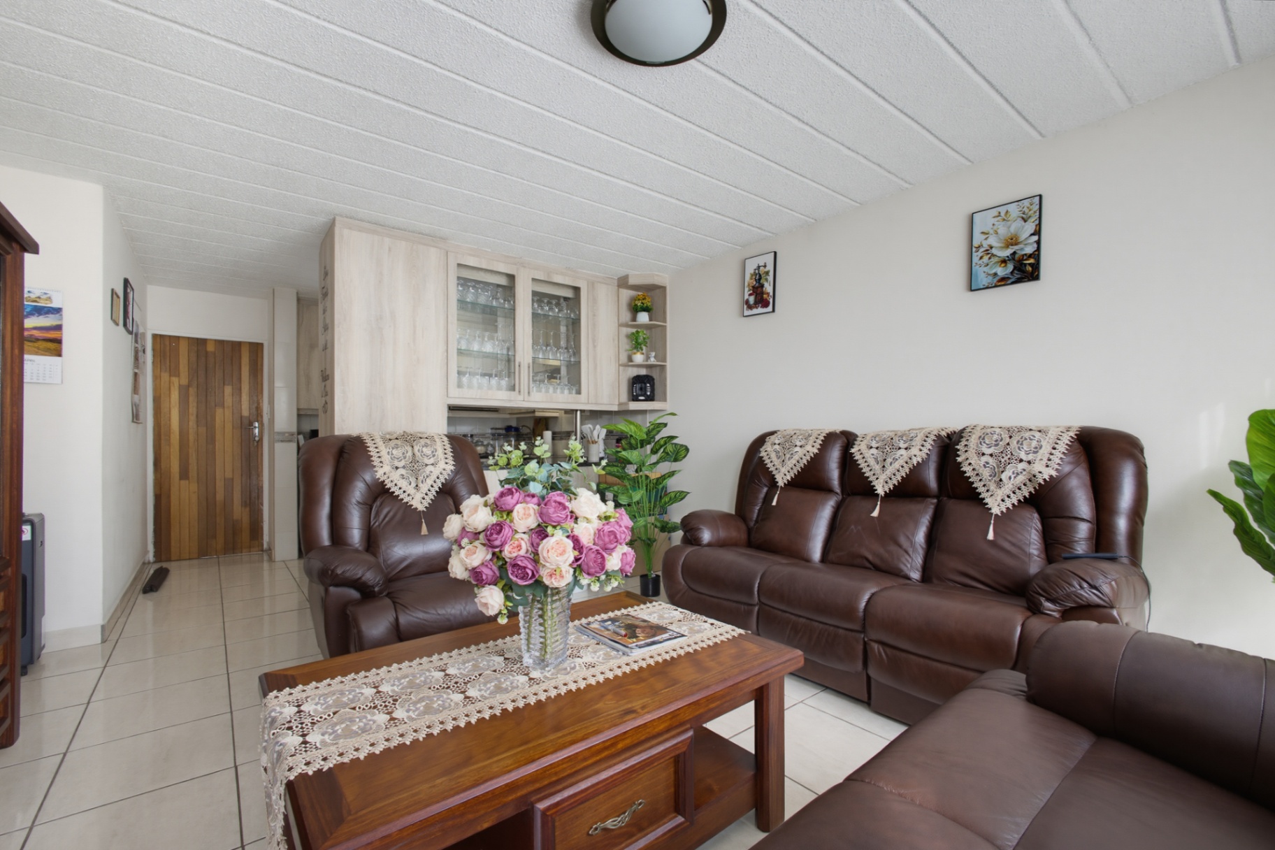 New Listing: 2 Bedroom Apartment For Sale in Ravenswood
