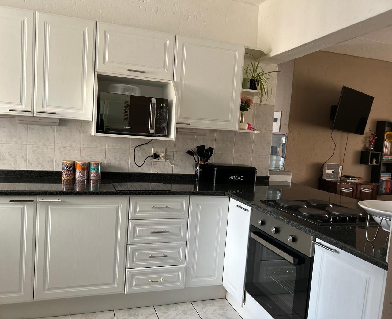 Modern Apartment in Secure Farrarmere Country Estate with Pool