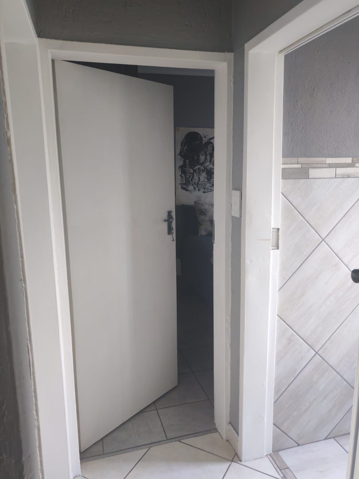 Neat 2-bedroom single storey unit for sale in Bartlett