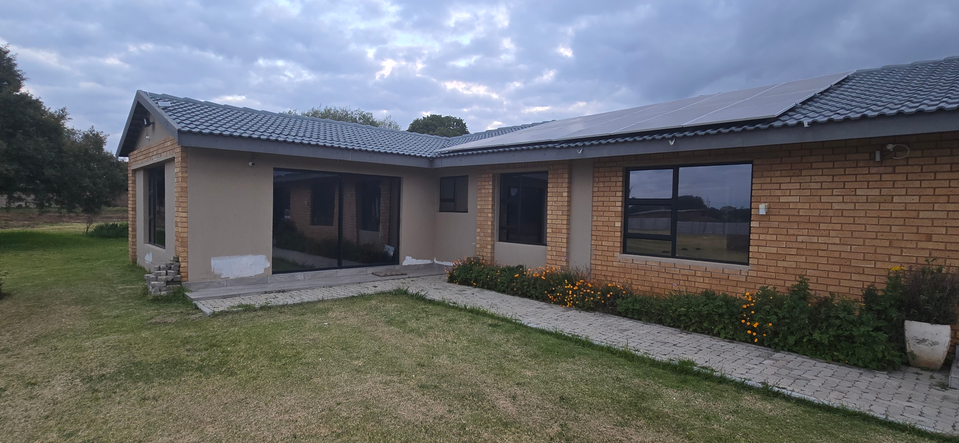 Modern Off-Grid Family Home with Space, Style & Exceptional Extras