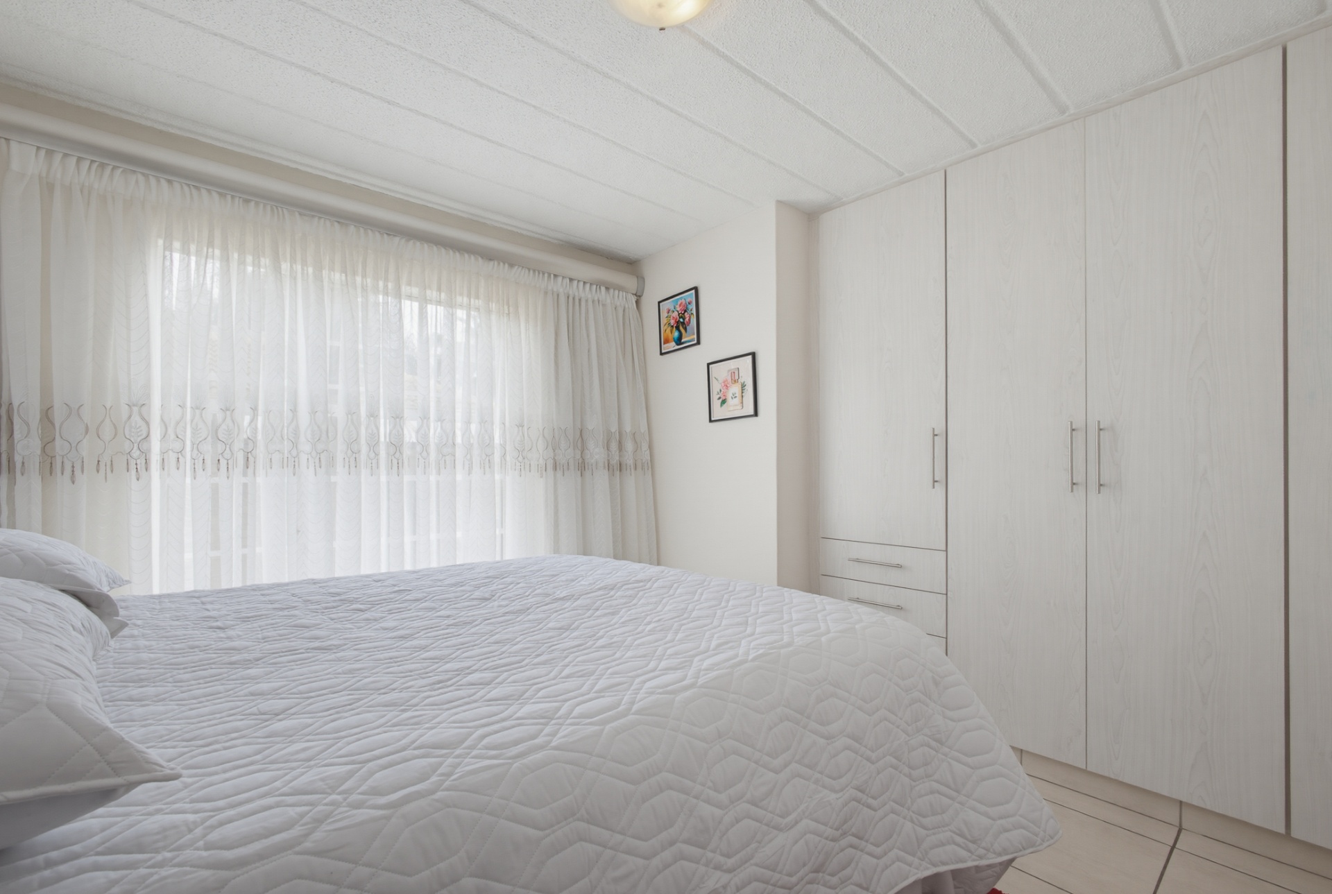 New Listing: 2 Bedroom Apartment For Sale in Ravenswood
