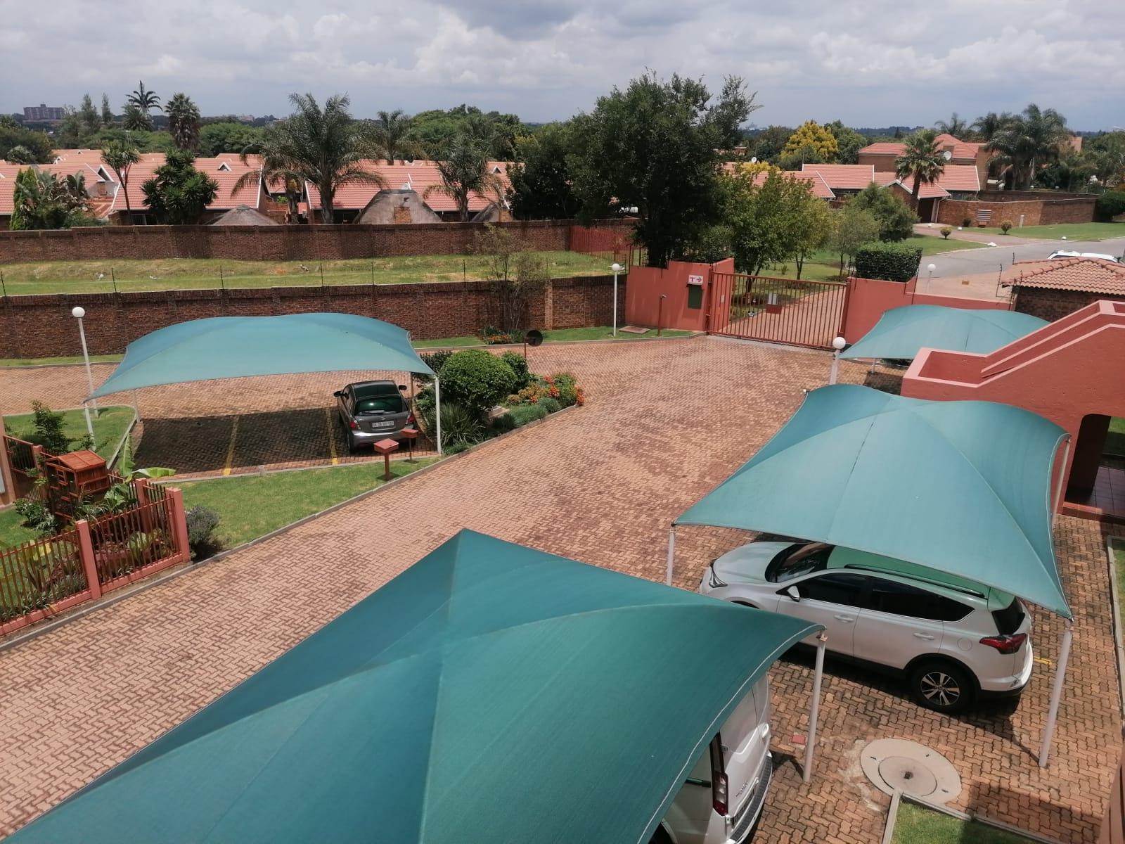 Modern Apartment in Secure Farrarmere Country Estate with Pool