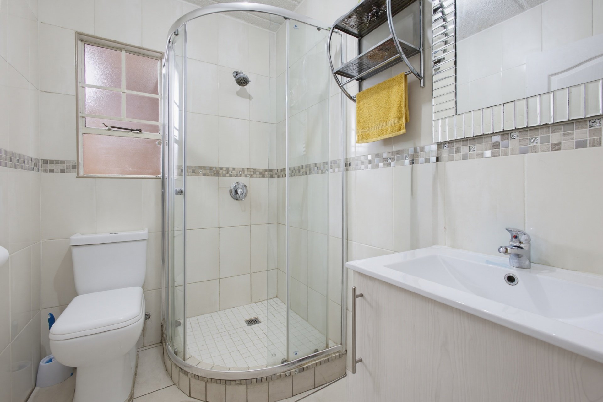 New Listing: 2 Bedroom Apartment For Sale in Ravenswood
