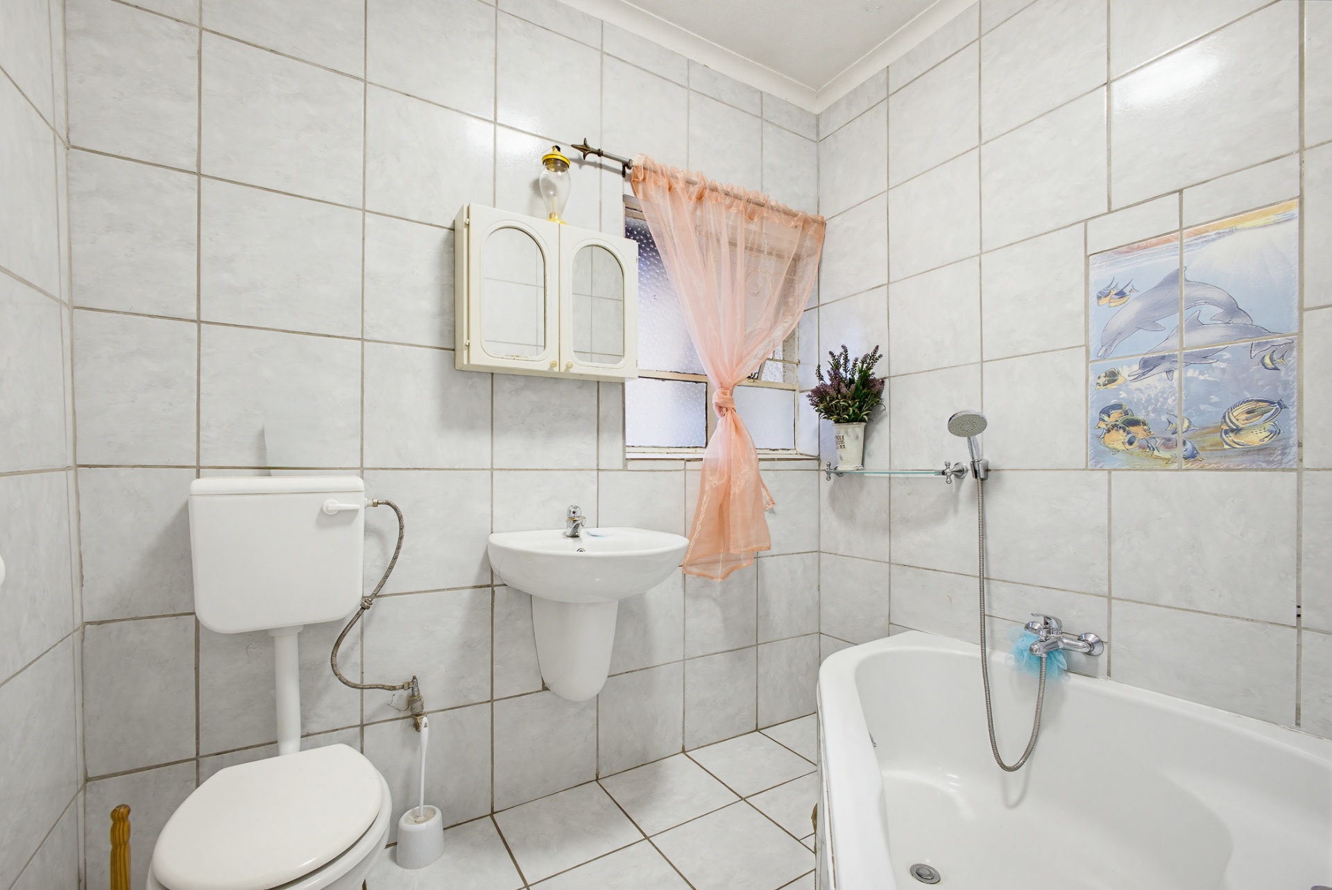 Neat 4 Bedroom Home with Flat Potential in Rhodesfield