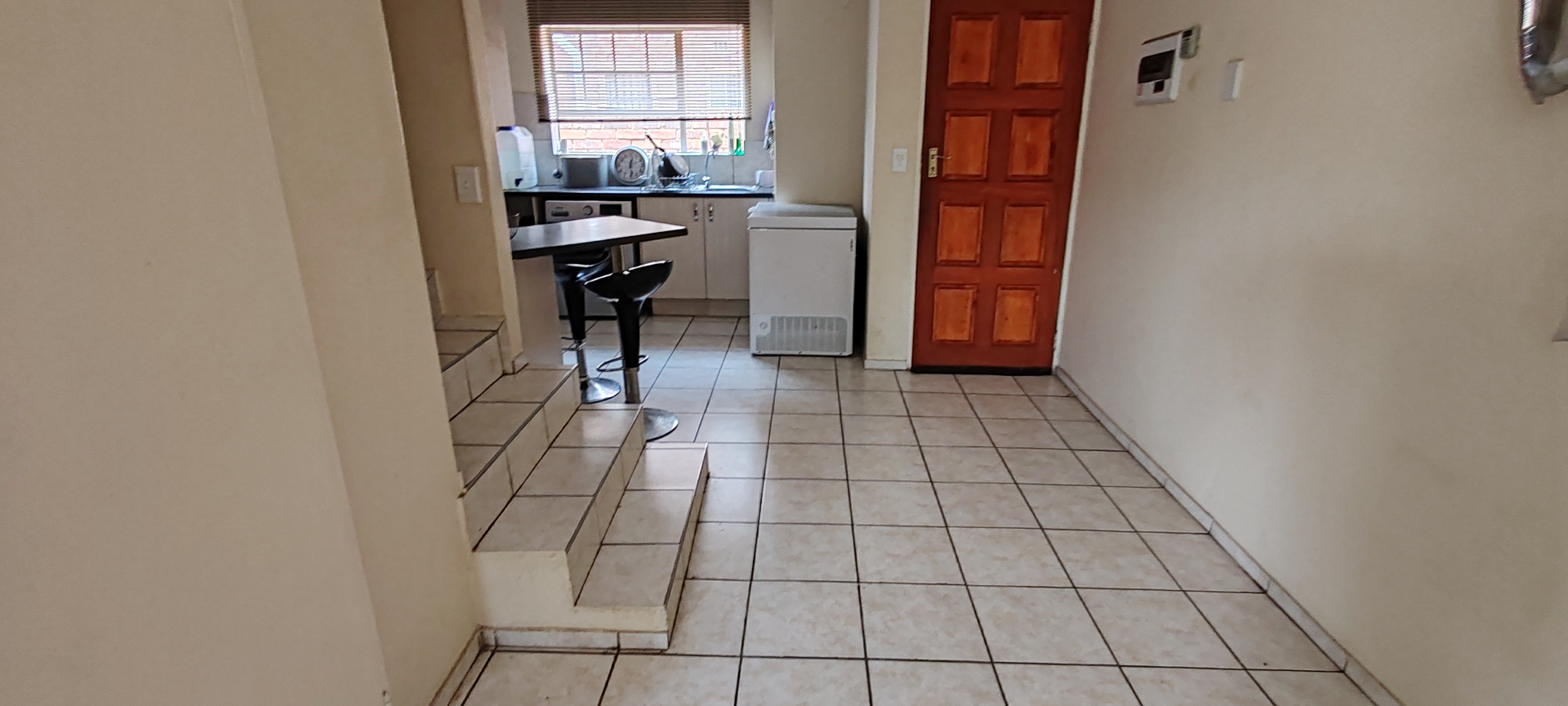 Crystal Park Gem: Your New Apartment Awaits!
