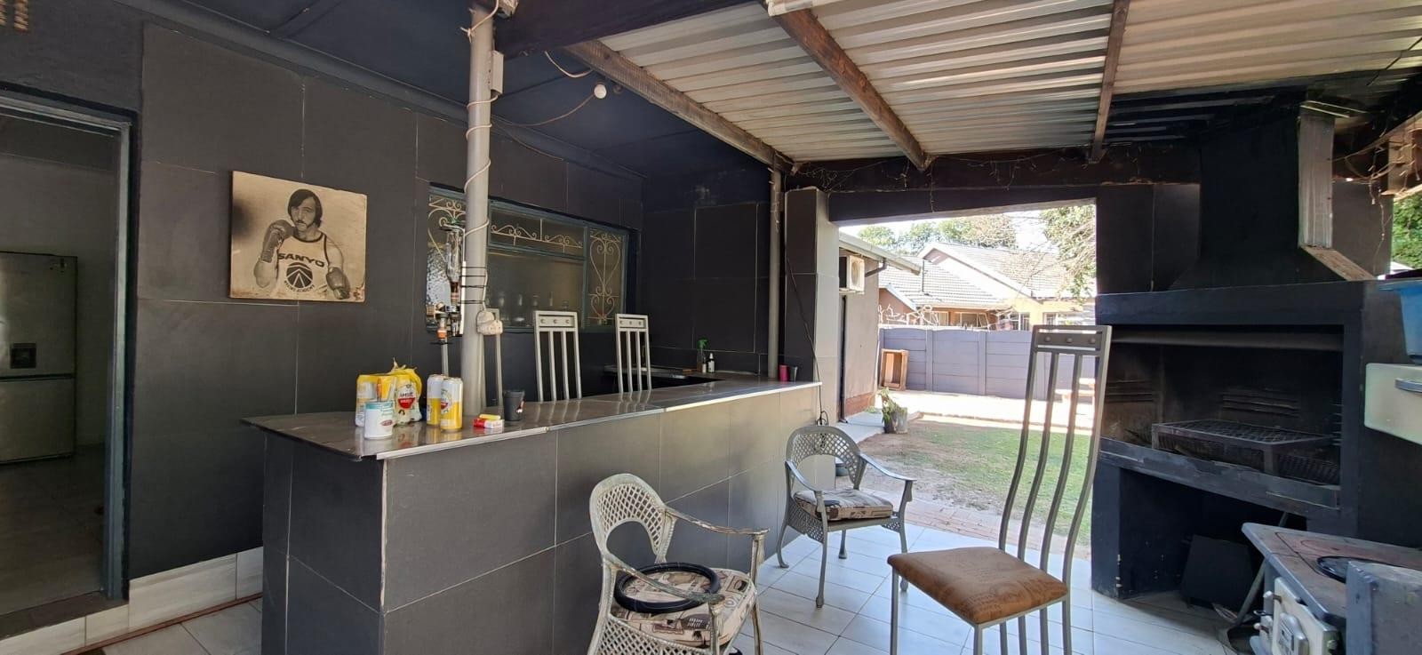 Spacious Family Home with Separate 2 Bedroom Flat