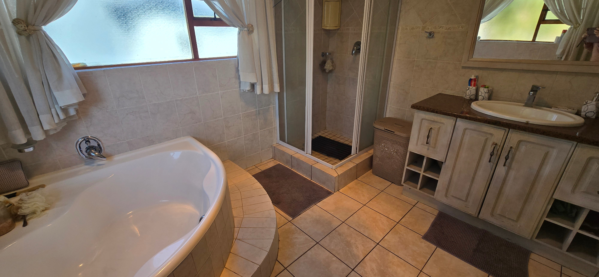 Elegant Family Living in a Quiet Cul-de-Sac within Prestigious Bishops Court Estate