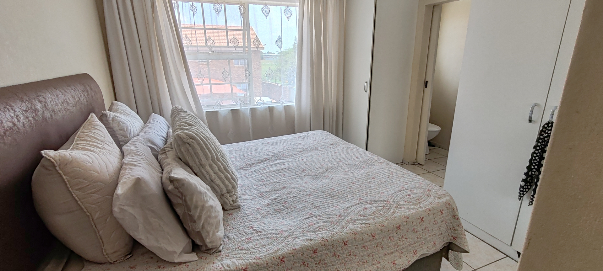 Crystal Park Gem: Your New Apartment Awaits!
