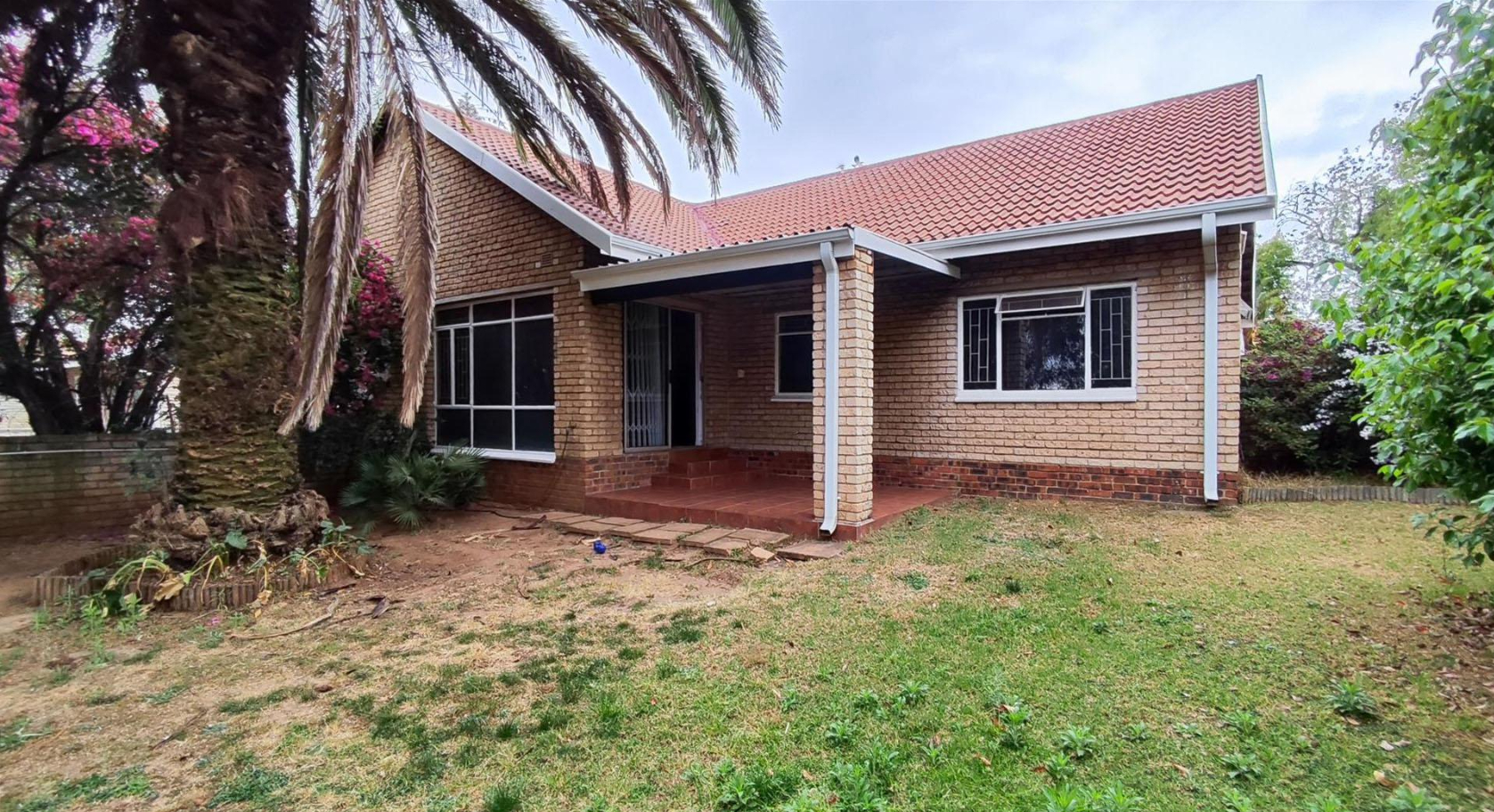 Norkem Park Gem! Modern Townhouse - Your New Home Awaits!
