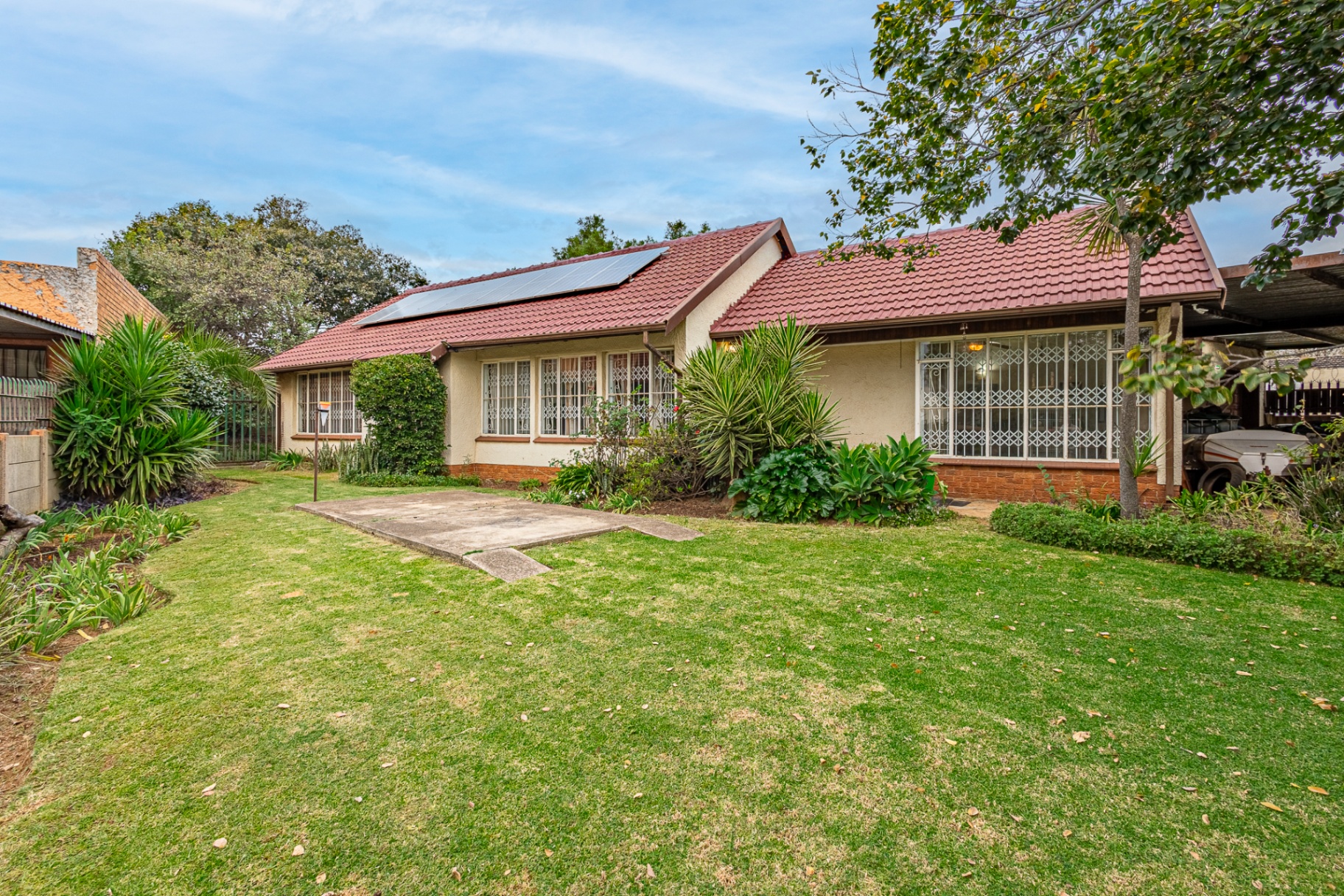 Neat 4 Bedroom Home with Flat Potential in Rhodesfield