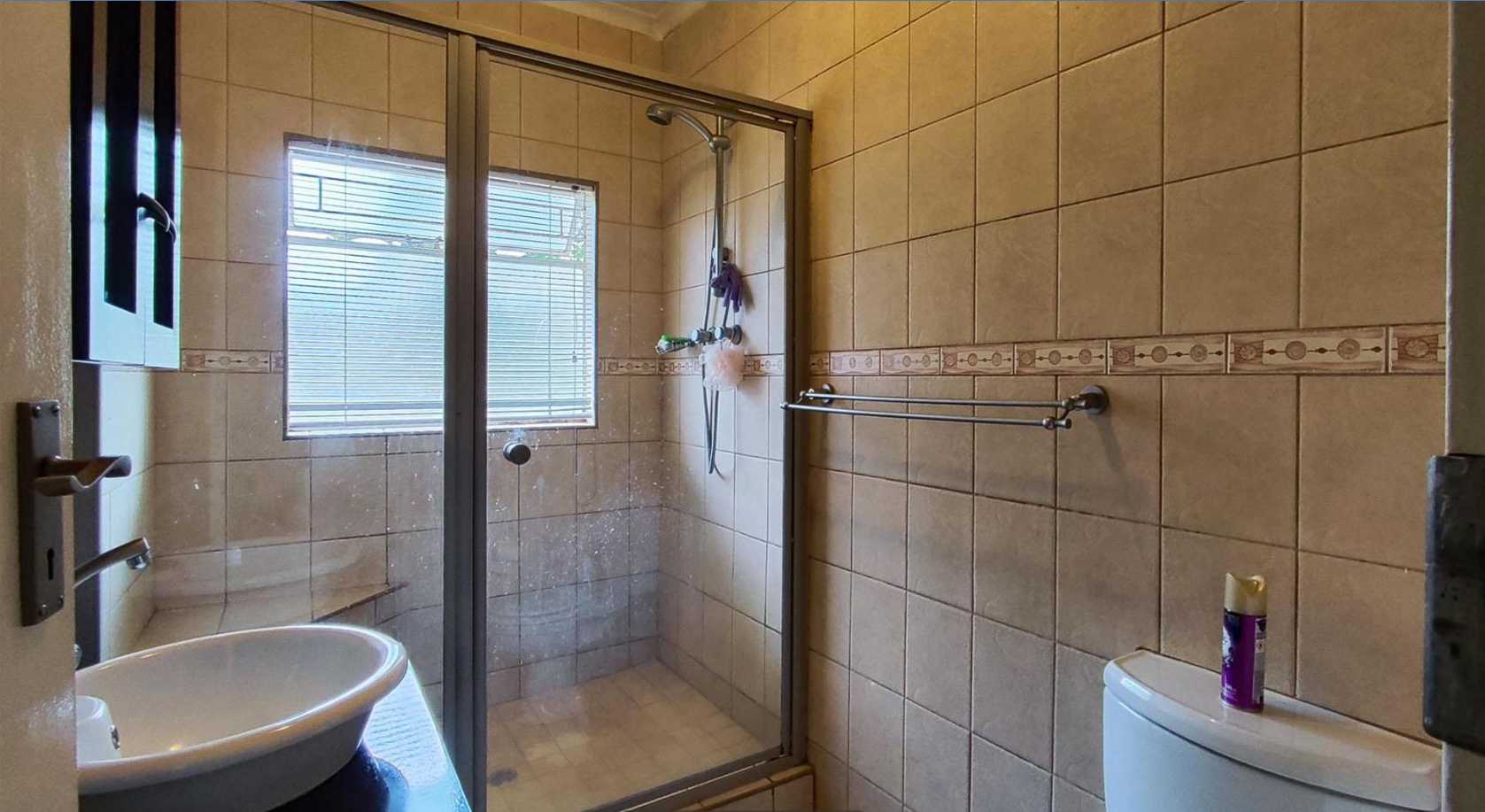 Norkem Park Gem! Modern Townhouse - Your New Home Awaits!
