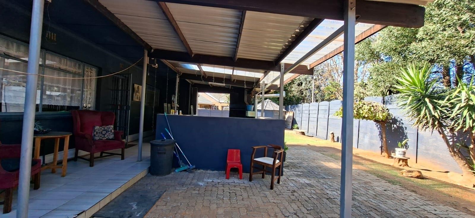 Spacious Family Home with Separate 2 Bedroom Flat
