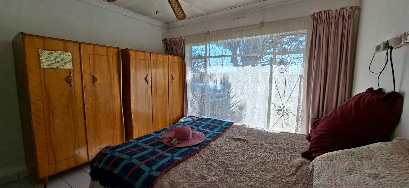 Spacious Family Home with Separate 2 Bedroom Flat