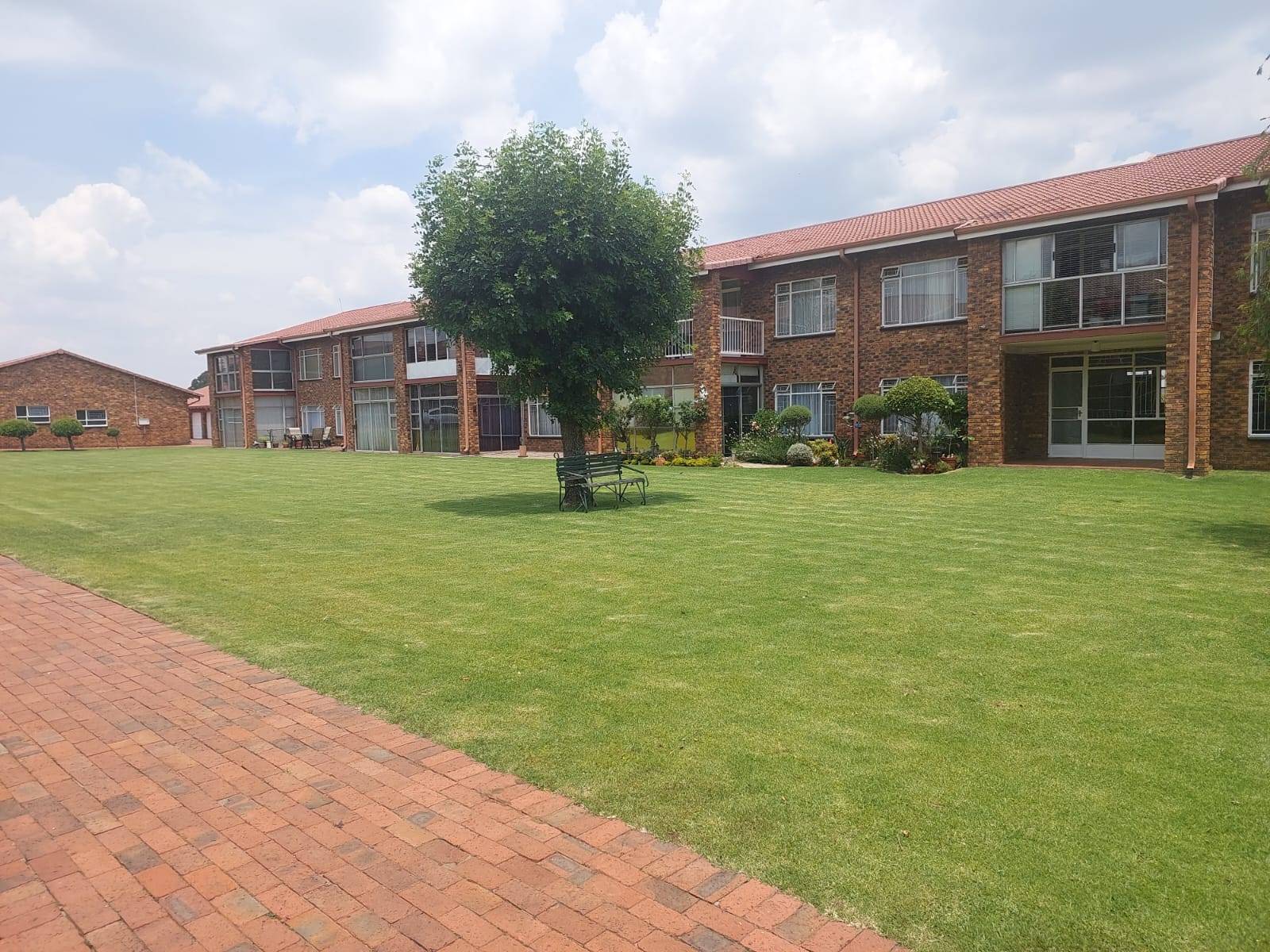 2-Bedroom Ground Floor Apartment for Sale in Howick Gardens, Northmead
