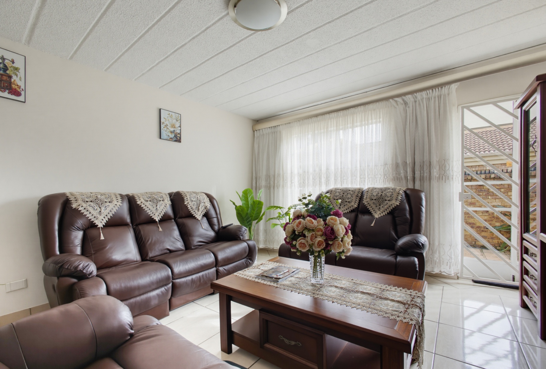 New Listing: 2 Bedroom Apartment For Sale in Ravenswood
