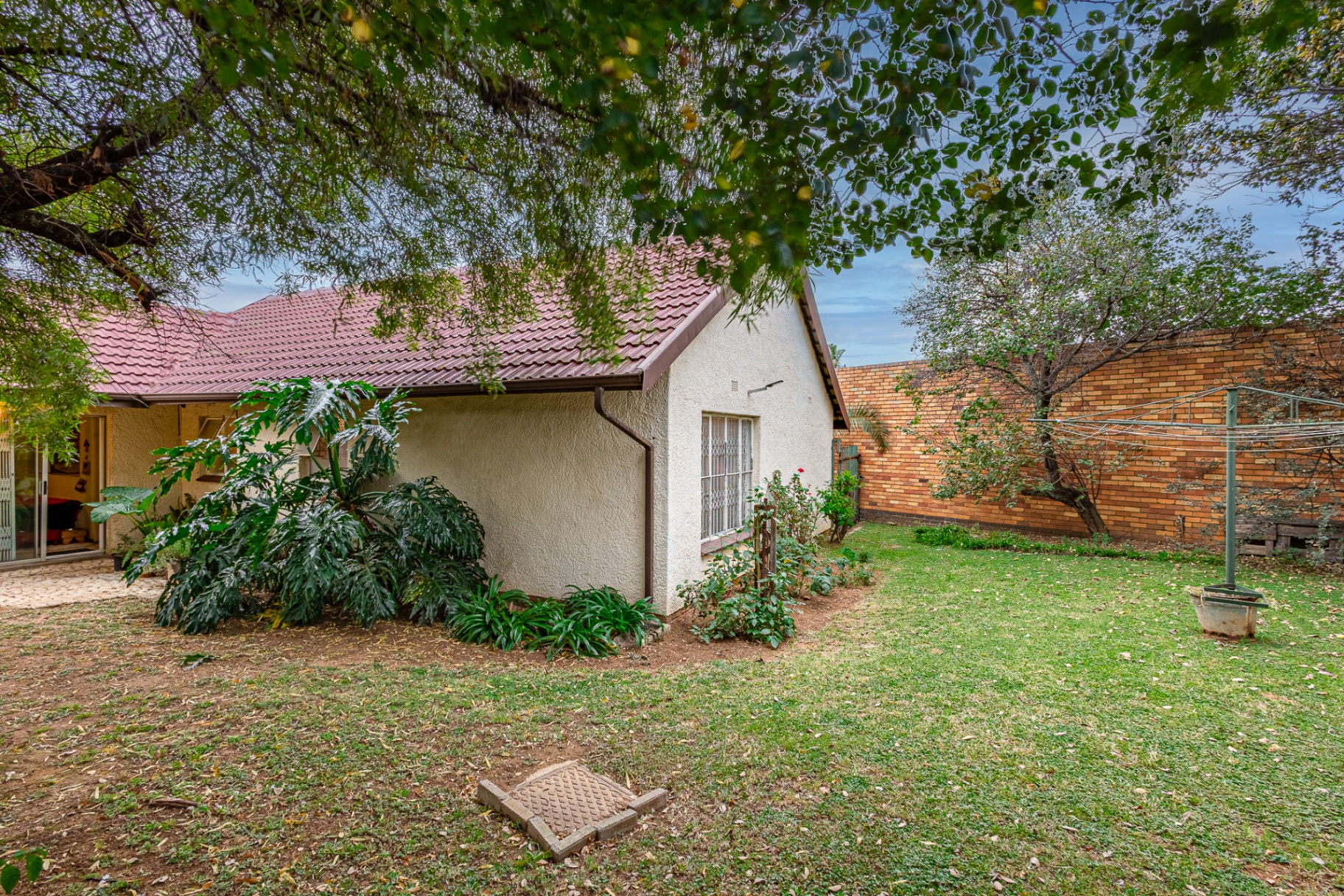 Neat 4 Bedroom Home with Flat Potential in Rhodesfield