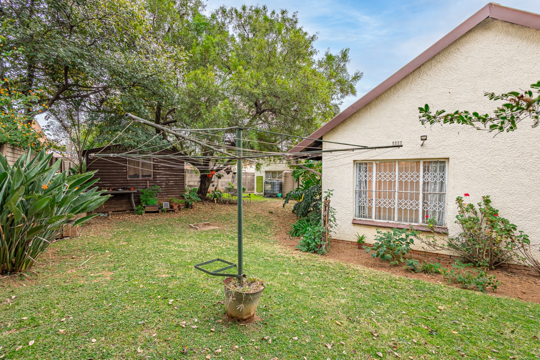 Neat 4 Bedroom Home with Flat Potential in Rhodesfield
