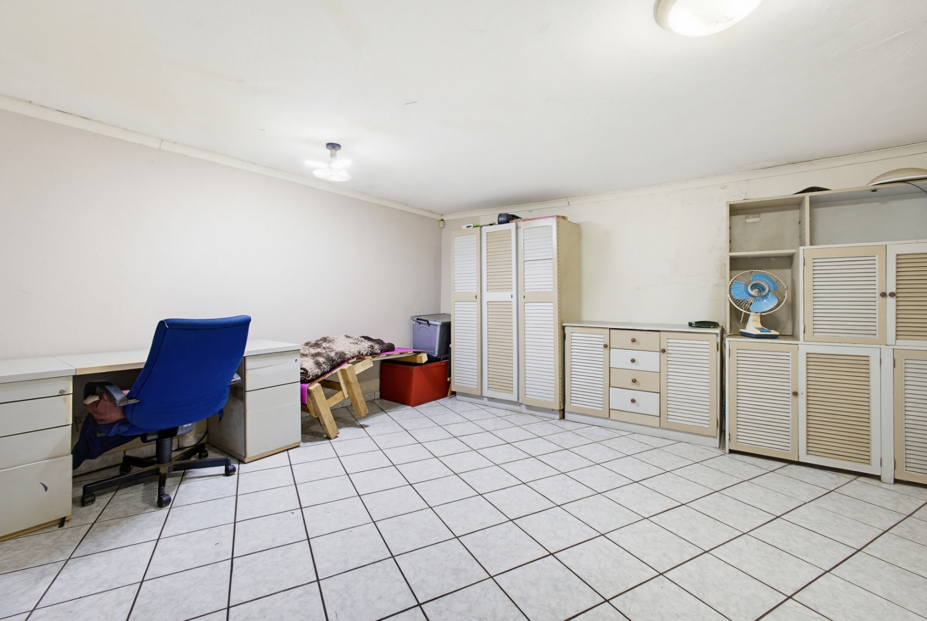 Neat 4 Bedroom Home with Flat Potential in Rhodesfield
