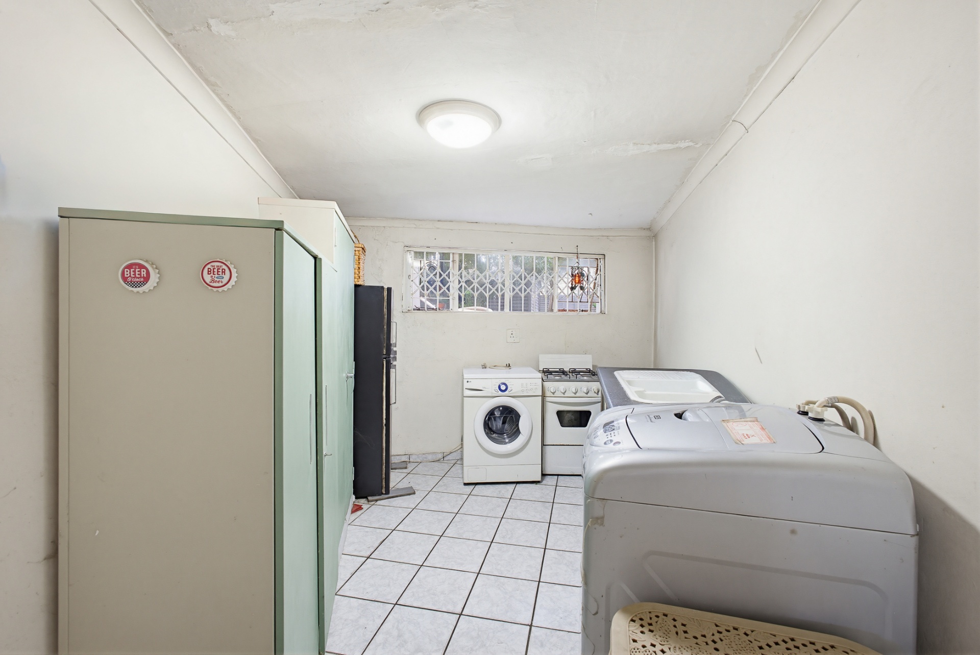 Neat 4 Bedroom Home with Flat Potential in Rhodesfield