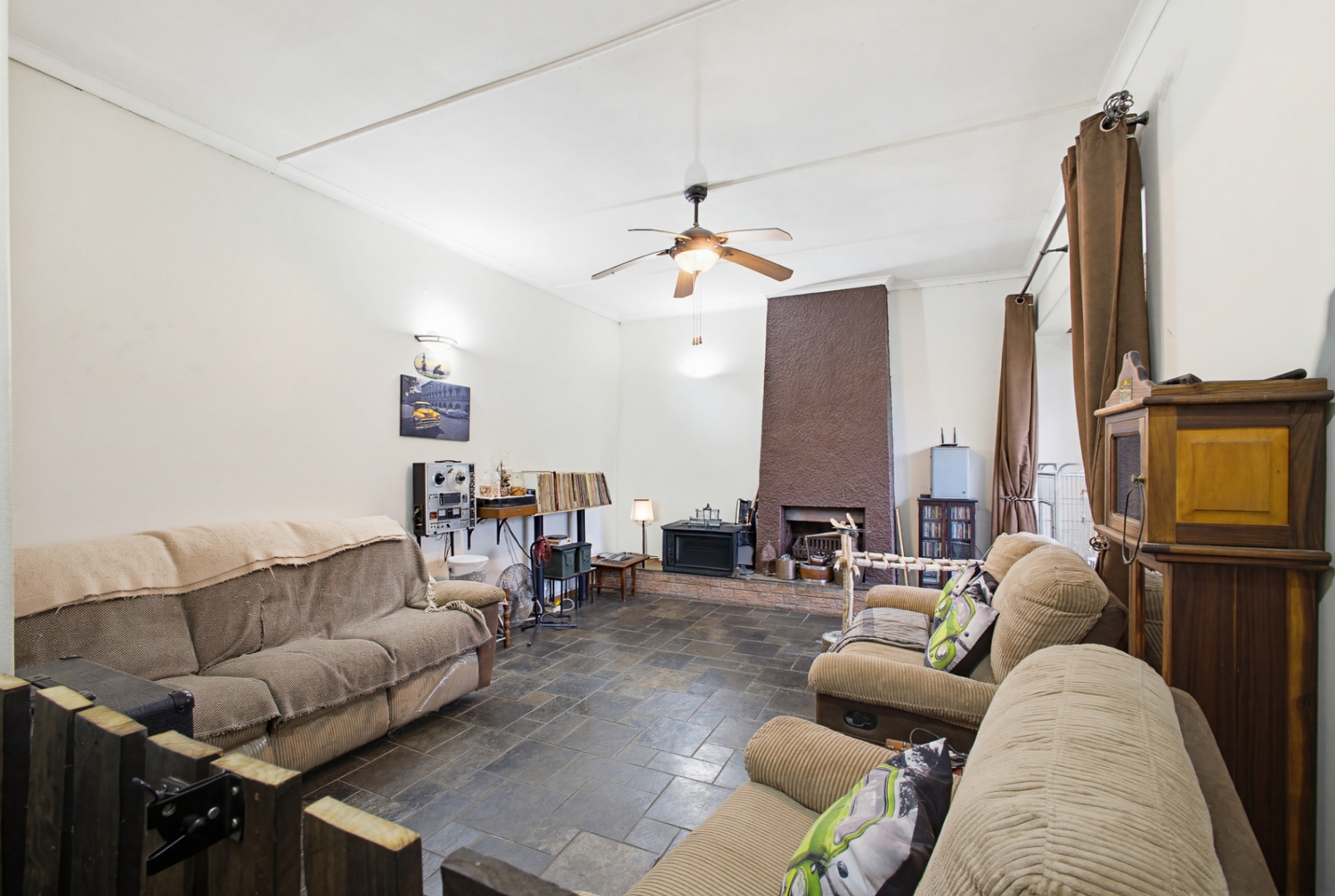 Neat 4 Bedroom Home with Flat Potential in Rhodesfield
