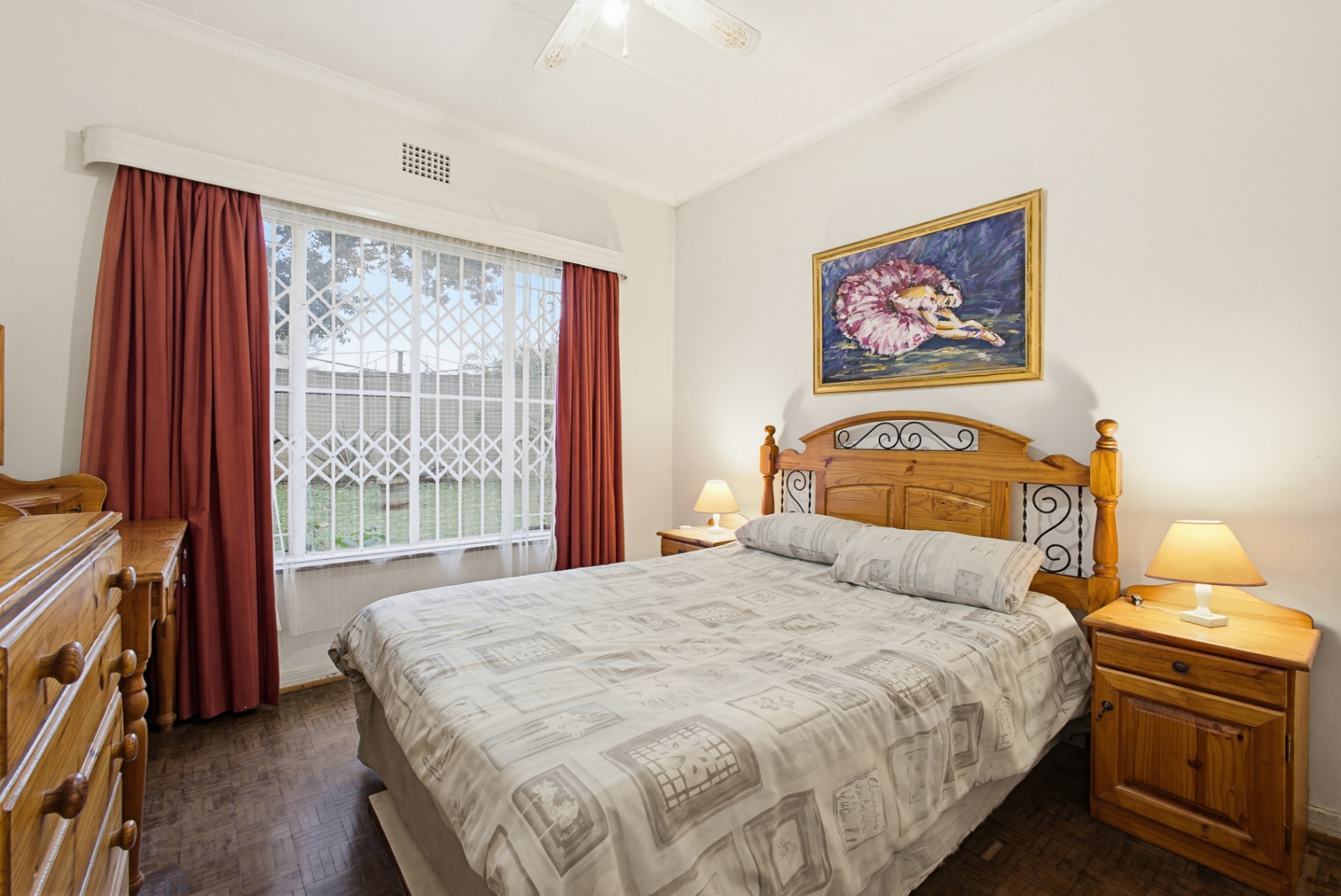 Neat 4 Bedroom Home with Flat Potential in Rhodesfield
