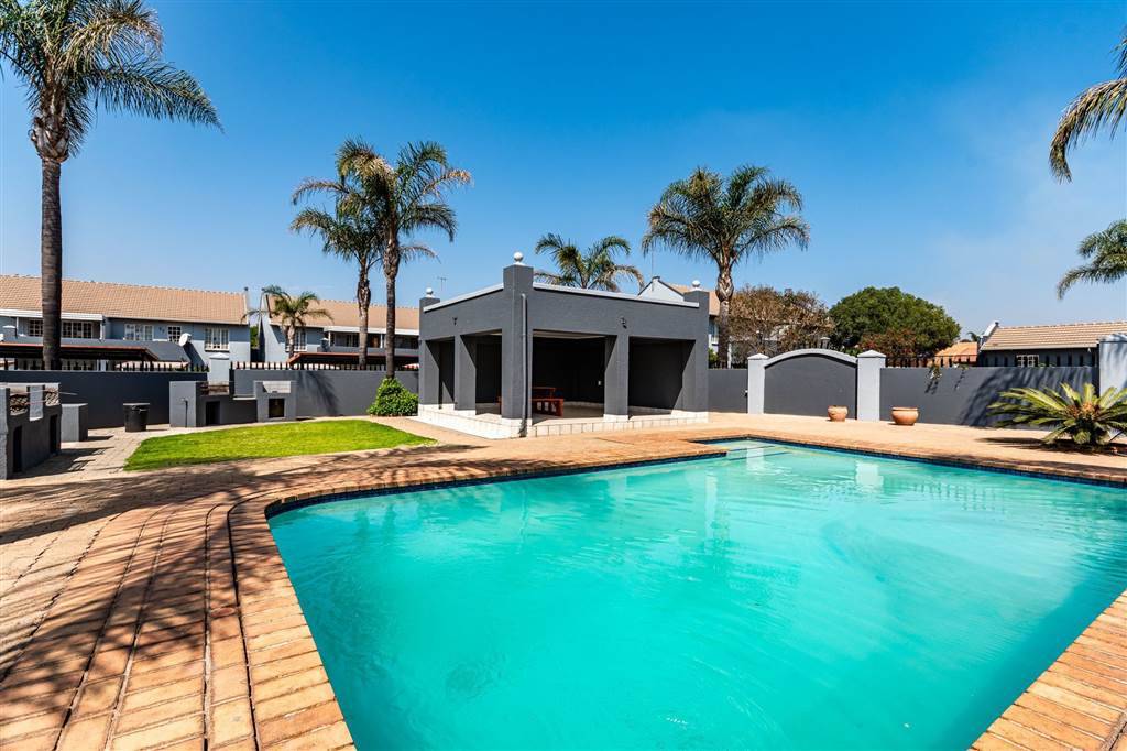 Neat 2-bedroom single storey unit for sale in Bartlett